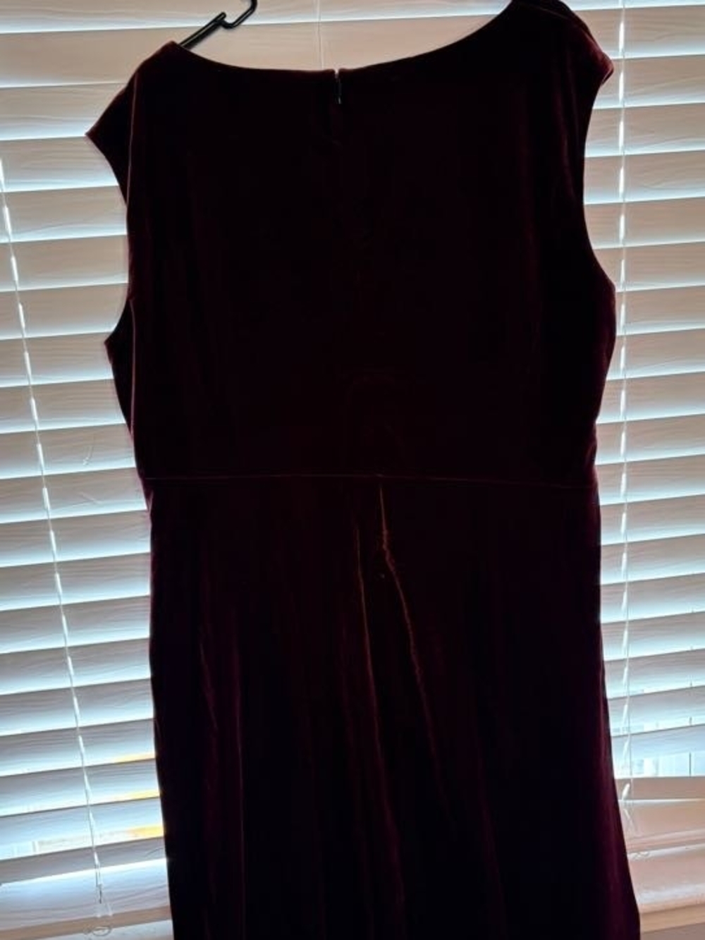 Lauren Ralph Lauren Sleeveless Velvet Sheath Dress in Deep Burgundy - Picture 2 of 5